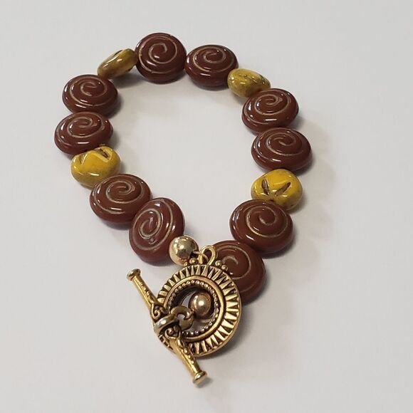 𝅺wooden carved swirl bracelet with toggle clasp - Picture 1 of 14